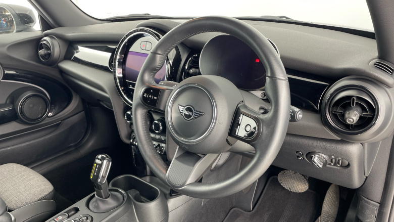 MINI Hatchback 135kW Cooper S Level 2 33kWh 3dr Auto Electric Hatchback